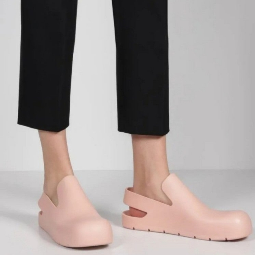BOTTEGA VENETA Puddle Slingback SandalSize 38 Read